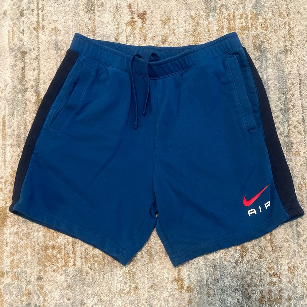 Nike Blue and Red Athletic Shorts Lightweight Design size Large